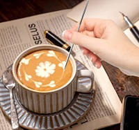Set Cangkir Susu Stainless Steel 304, Jarum Pengukur Bunga, Sendok, dan Penjepit untuk Kopi Busa