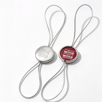 Étiquettes suspendues en plastique de luxe avec logo personnalisé, style sceau de cire, breloques 3D en relief pour emballages de bouteilles de vin et de parfum