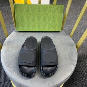 Nouvelles pantoufles de luxe rétro à plateforme et semelle épaisse pour femmes, antidérapantes, pour la plage et l'extérieur, style chunky, mode unisexe, chaussures de couple 2026 - Product Image 4