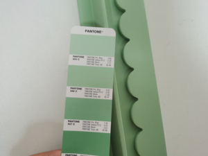 Supports de Mahjong en bois de hêtre vert de luxe de haute qualité, festonnés, avec poussoirs, couleur personnalisée / 4 supports de Mahjong - Product Image 4