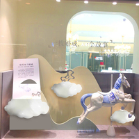 Sculpture de carrousel artificiel en fibre de verre pour cirque personnalisé visuel Décoration de centre commercial Décoration de fenêtre Carrousel décoratif Sculptures de chevaux