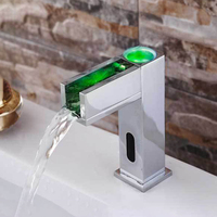Robinet de lavabo de salle de bain moderne en laiton massif chromé, à capteur automatique sans contact, monotrou, à poser sur le plan, pour eau chaude/froide en céramique