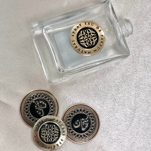 Étiquettes de parfum imperméables en vinyle personnalisées de luxe pour parfums haut de gamme Détails méticuleux Autocollant adhésif Bougie artisanale Photo - Product Image 1