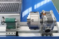 Fresadora CNC de 3 Ejes Personalizada de 1300*2500 mm con Eje Rotatorio para Piezas de Trabajo con Formas Cilíndricas Complejas