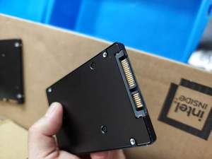SSD serveur pour MZ7LH1T9HMLTAD3 PM883 1,92 To 6 Gb/s Disque 2,5 pouces 1,92T - Product Image 3