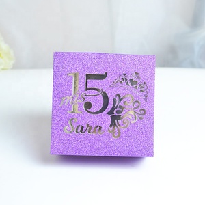 Caja para Recuerdos de Quinceañera Personalizada con Purpurina y Corte Láser Estilo Antifaz con Papel de Revestimiento - Product Image 4