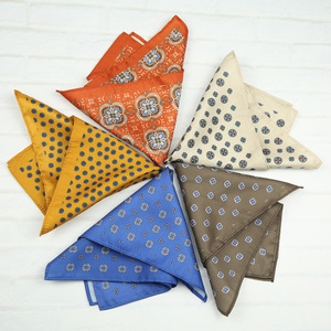 Bandanas carrés en satin personnalisés mouchoir de mode avec motif écossais à pois Paisley imprimé floral <span class=keywords><strong>accessoires</strong></span> de <span class=keywords><strong>costume</strong></span> pour hommes - Product Image 3