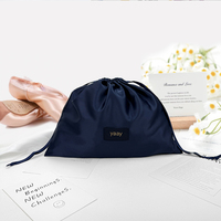 Emballage de luxe haut de gamme pour bijoux, sous-vêtements, chaussures, sac à poussière en satin avec cordon de serrage personnalisé pour vêtements