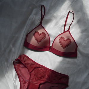 Nouvel ensemble de lingerie deux pièces en maille cœur sans armatures, soutien-gorge push-up sans fil tendance pour femme - Product Image 1