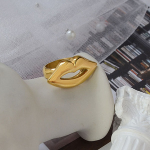 RS1049 anelli per labbra da donna in acciaio inossidabile placcato in oro 18 carati Non appannanti semplici di alta qualità 2021 - Product Image 6