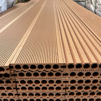 Dalles de terrasse en composite bois-plastique (WPC) à installation par clic, planches de terrasse extérieures antidérapantes, grain de bois droit
