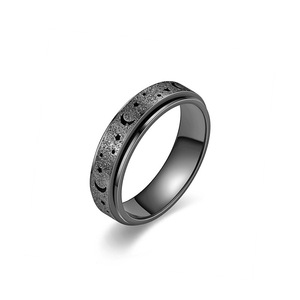 Anello Antistress Girevole a Stella e Luna, in Acciaio al Titanio Placcato Oro 18K, per Uomo e Donna - Product Image 2