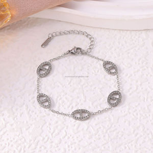 <span class=keywords><strong>Conjunto</strong></span> <span class=keywords><strong>de</strong></span> Pulsera/Aretes/Collar Más Vendido, Joyería <span class=keywords><strong>de</strong></span> Acero Inoxidable <span class=keywords><strong>de</strong></span> Alta Calidad con Baño <span class=keywords><strong>de</strong></span> Oro <span class=keywords><strong>de</strong></span> 18K para un Efecto Antidesvanecimiento - Product Image 4