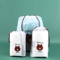 Sac cadeau personnalisé Unione avec logo, motif animal de dessin animé, en feutre, EVA/PVC/PE, sac en plastique givré avec cordon de serrage, sacs d'emballage personnalisés pour vêtements