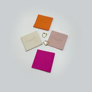 8x8cm lujo Deboss logotipo personalizado Beige rosa azul microfibra collar pulsera pendiente joyería bolsa