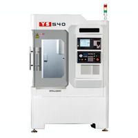 Petit centre d'usinage vertical BT30 avec commande GSK en stock pour petites pièces de quincaillerie avec fonctions de coupe, perçage et taraudage