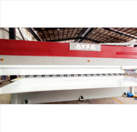 Machine de découpe verticale à rainures en V CNC de haute précision pour l'industrie de la fabrication de tôles en acier inoxydable