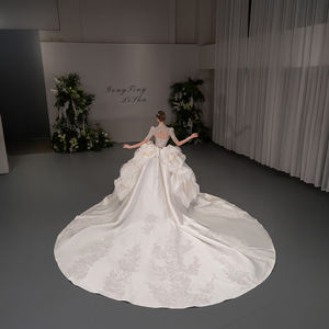 GT165 Vestido de Novia de Lujo Moderno con Manga Larga, Apliques de Cuentas y Lentejuelas, Estilo Princesa, Cola Capilla, Largo hasta el Suelo, Personalizable - Product Image 6