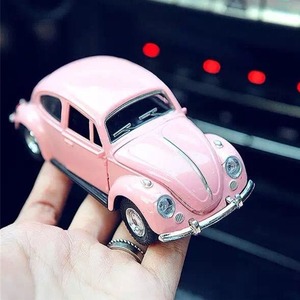 Modèle de voiture classique en alliage rose, décoration pour l'intérieur de la voiture, ornement élégant - Product Image 2