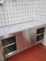 Table de travail en acier pour cuisine, avec portes coulissantes, en acier inoxydable de qualité alimentaire, robuste, pour hôtel et restaurant