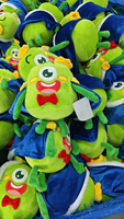 UYEAH CE OEM/ODM Desain Pribadi Monster King Boneka Plush Mainan Kapas PP Lembut Isian Empuk Boneka Figur Kartun Pahlawan Lucu dengan Jubah