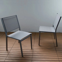 Chaise empilable de loisirs d'extérieur, chaise longue moderne minimaliste en aluminium pour patios et terrasses, respirante et imperméable
