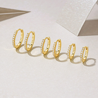 Boucles d'oreilles créoles en argent sterling 925 avec moissanite taille brillant rond pour femme, demi-éternité, style Huggie, avec diamants en moissanite