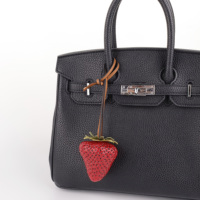 Grands Breloques Sac Fraises 3D Rouge Rose, Ornement Voiture Personnalisé en Résine, Accessoires de Pendentif de Sac