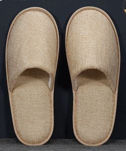 Zapatillas de Spa desechables para habitación de hotel de lujo con diseño moderno y logotipo personalizado OEM, tela para siesta Lisa fabricada para hoteles - Product Image 2