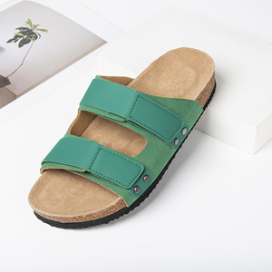OEM personalizado de marca Unisex para hombre plana de corcho casa al aire libre zapatillas de verano descalzo arco de apoyo sandalias