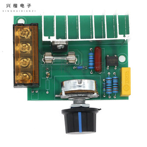 เครื่องควบคุมแรงดันไฟฟ้าอิเล็กทรอนิกส์ 4kVA เฟสเดียว AC 50/60Hz พร้อมฟิวส์ป้องกัน สำหรับการหรี่ไฟ ควบคุมความเร็ว ปรับอุณหภูมิ - Product Image 3