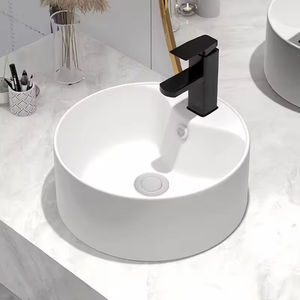 Lavabo da Appoggio Rotondo in Ceramica Bianca Fatto a Mano per Progetti di Appartamenti in Affitto - Product Image 3