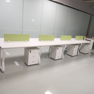 Bureau de travail linéaire personnalisé avec cloison et armoire de rangement mobile pour mobilier de bureau ouvert - Product Image 1