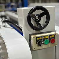 Machine de laminage automatique PUR à chaud pour film, papier, MDF - Moteur et composants d'engrenage haute puissance 70KW contrôlés par PLC