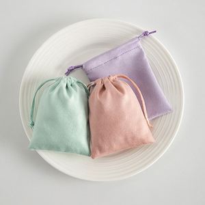 Pochette personnalisée en velours avec cordon de serrage 5x7cm, petits sacs cadeaux en flanelle douce pour emballage de bijoux (bague, boucles d'oreilles) - Vente en gros - Product Image 4