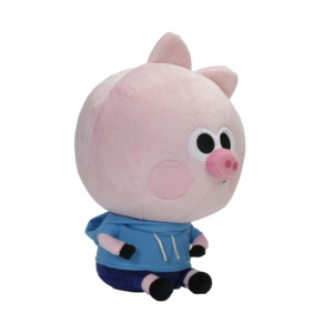 ตุ๊กตาหมูสีชมพูยัดไส้ใยฝ้าย PP ปักลายสีชมพู ตุ๊กตาหมูน้อยสีชมพูสวมเสื้อฮู้ด รับผลิตแบบ OEM ODM - Product Image 3