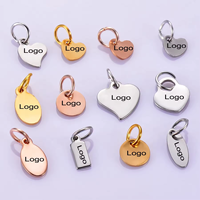 Logo gravé étiquette breloques coeur blanc acier inoxydable PVD plaqué or bijoux Logo étiquettes bracelet à breloques pendentifs personnalisés