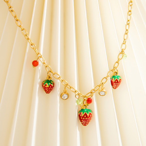 Collier pendentif fraise en acier inoxydable avec breloques en strass pour femme, bijoux cadeau, chaîne de clavicule, design fruit tendance - Product Image 4