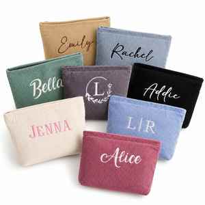 Pochette de maquillage en velours côtelé avec nom brodé personnalisé, trousse de toilette pour fête nuptiale, cadeaux pour enterrement de vie de jeune fille - Product Image 1