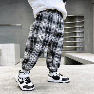 Automne et hiver nouvelle mode garçons taille haute <span class=keywords><strong>pantalon</strong></span> noir et blanc Plaid jambe large élastique imprimé pantalons amples - Product Image 4