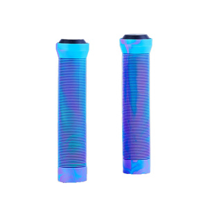 Poignées légères super douces 30A 145 mm bleu rose mélangé, absorption des chocs pour trottinettes de cascade Envy Ethic pour enfants - Product Image 1