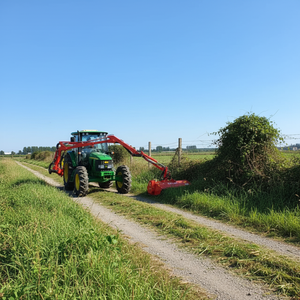 Accesorio de Podadora Hidráulica Montada en Tractor para Cortar Ramas de Árboles y Setos - Product Image 1