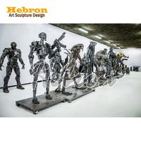Statue de robot féminin lumineuse grandeur nature personnalisée en usine, sculpture Hajime Sorayama, art métallique, modèle de remise de diplôme, art déco intérieur