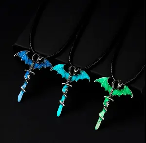 UFOGIFT Kalung Glow In The Dark Vintage Kalung Naga Pedang untuk Pria Liontin Hewan Logam Bercahaya Menyala Dalam Gelap