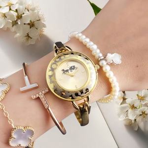 Reloj de Cuarzo para Hombre con Caja de Aleación de 40 mm y Correa de Silicona/Cocodrilo - Diseño de Dibujos Animados, Lujo y Moda - Product Image 1