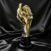 Trophée en métal chromé avec logo TR en strass et cristal doré, coupe de récompense avec ailes de laurier pour cérémonie d'entreprise, personnalisable, vente en gros VIP