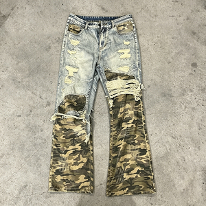 Jean en denim déchiré pour homme, style motard, avec empiècements camouflage et patchwork – Grande <span class=keywords><strong>Vente</strong></span> - Product Image 2