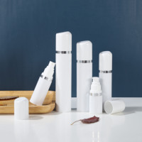 Bouteille de pompe de sérum sans air blanc de luxe en gros pour les soins de la peau emballage cosmétique vide avec sérigraphie comme matériau