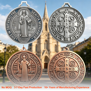 Cadeaux de Noël 2026 : Médailles catholiques, Pièces de monnaie, Médaille de Saint Benoît 3D double face, Collier médaillon de protection catholique plaqué or - Product Image 1