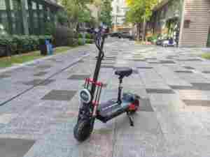 Trottinette électrique haute puissance avec moteur 2x3000W, batterie 60V 38Ah, <span class=keywords><strong>pneu</strong></span> tout-terrain de 11 pouces, 45 °   Climber pour accéder aux terrains hors route - Product Image 3